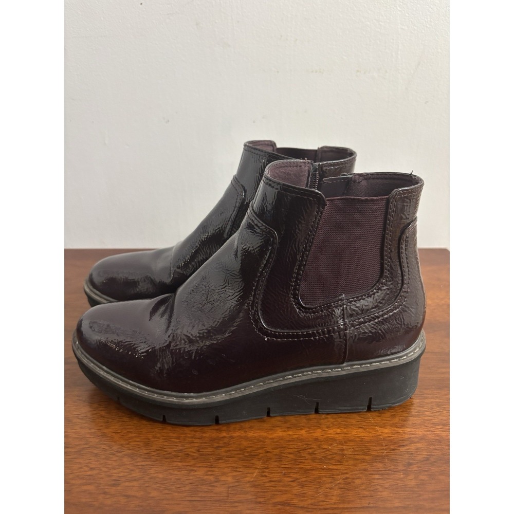 Clarks Women's Purple Patent Airabell Wedge Chelsea Boots Zip Size 8.5M‎